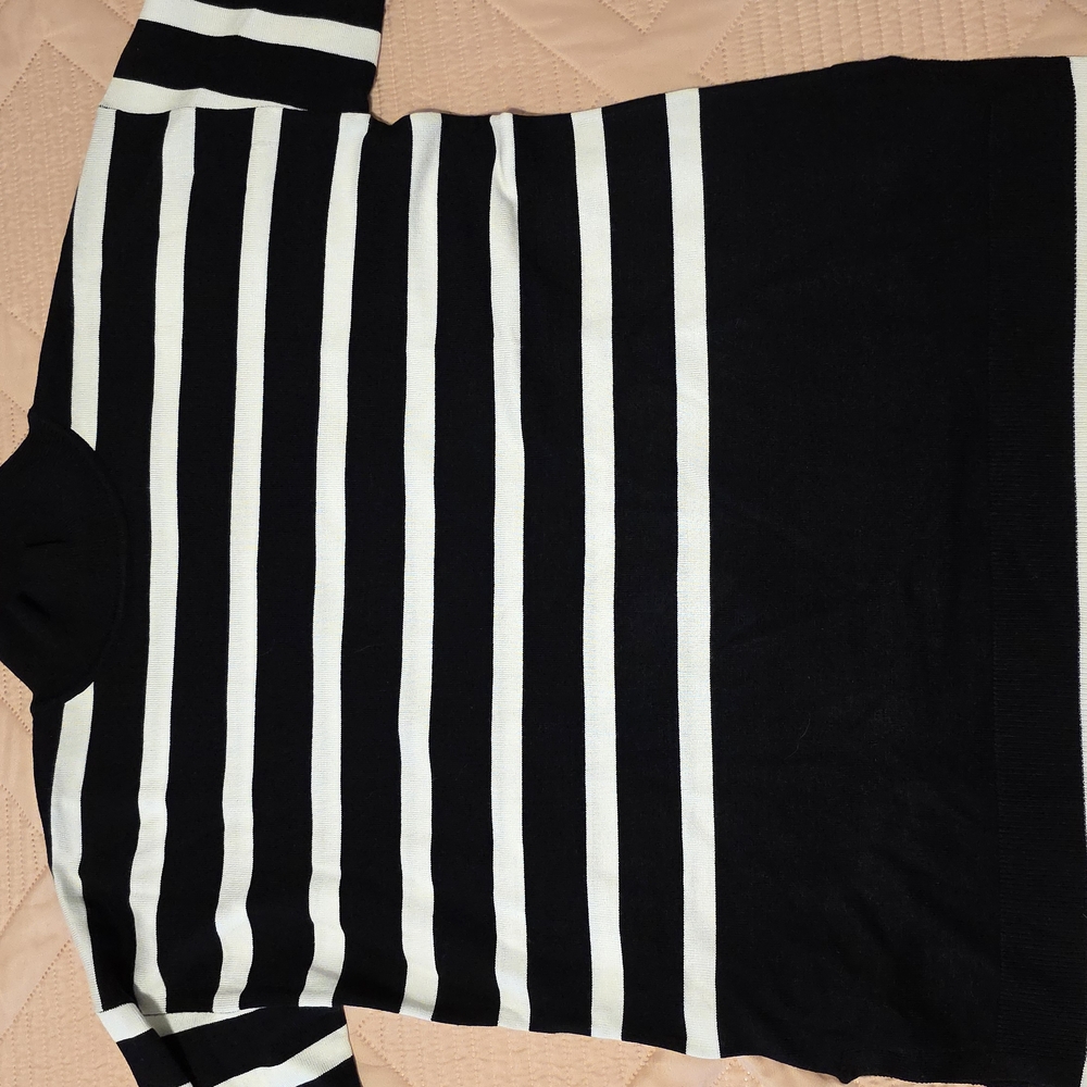 NWOT Soft Turtleneck Sweater